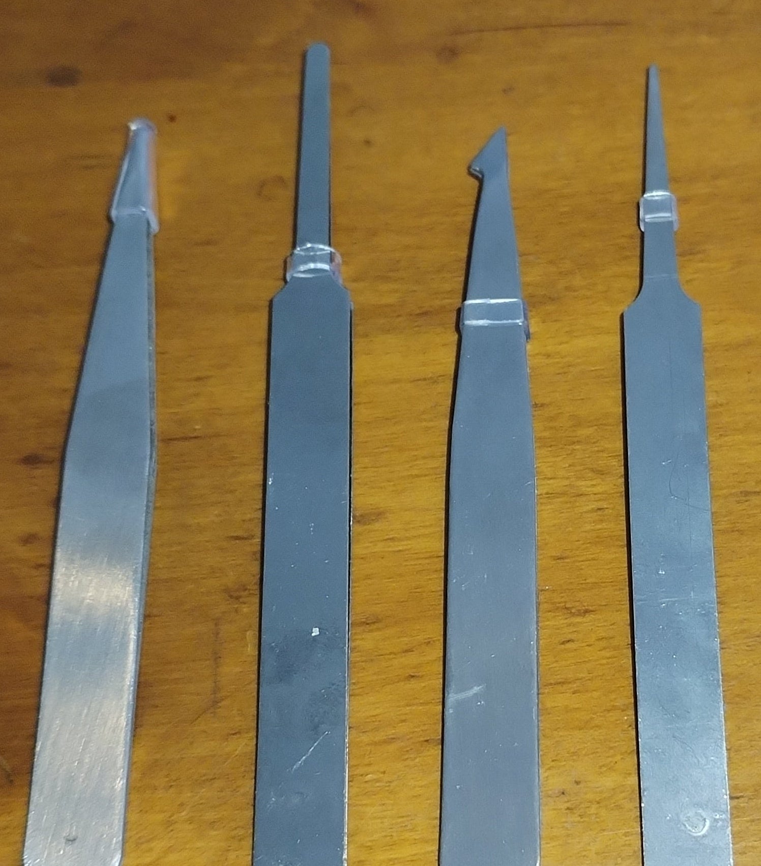 Lot 4 pinces de précision